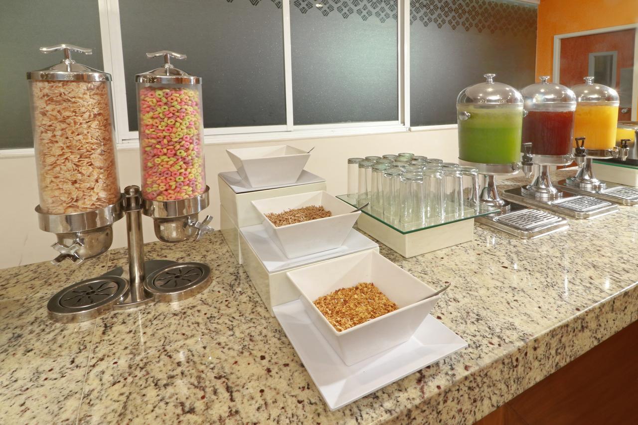 Wyndham Garden Guadalajara Acueducto Hotel Zapopan Kültér fotó